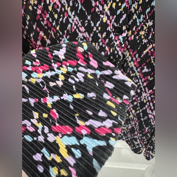 ZAC & RACH Multi Color Button Down Top - Size Medium - Picture 6 of 7